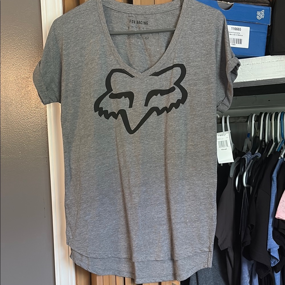 Fox Women's Charcoal V-Neck Tee NWT